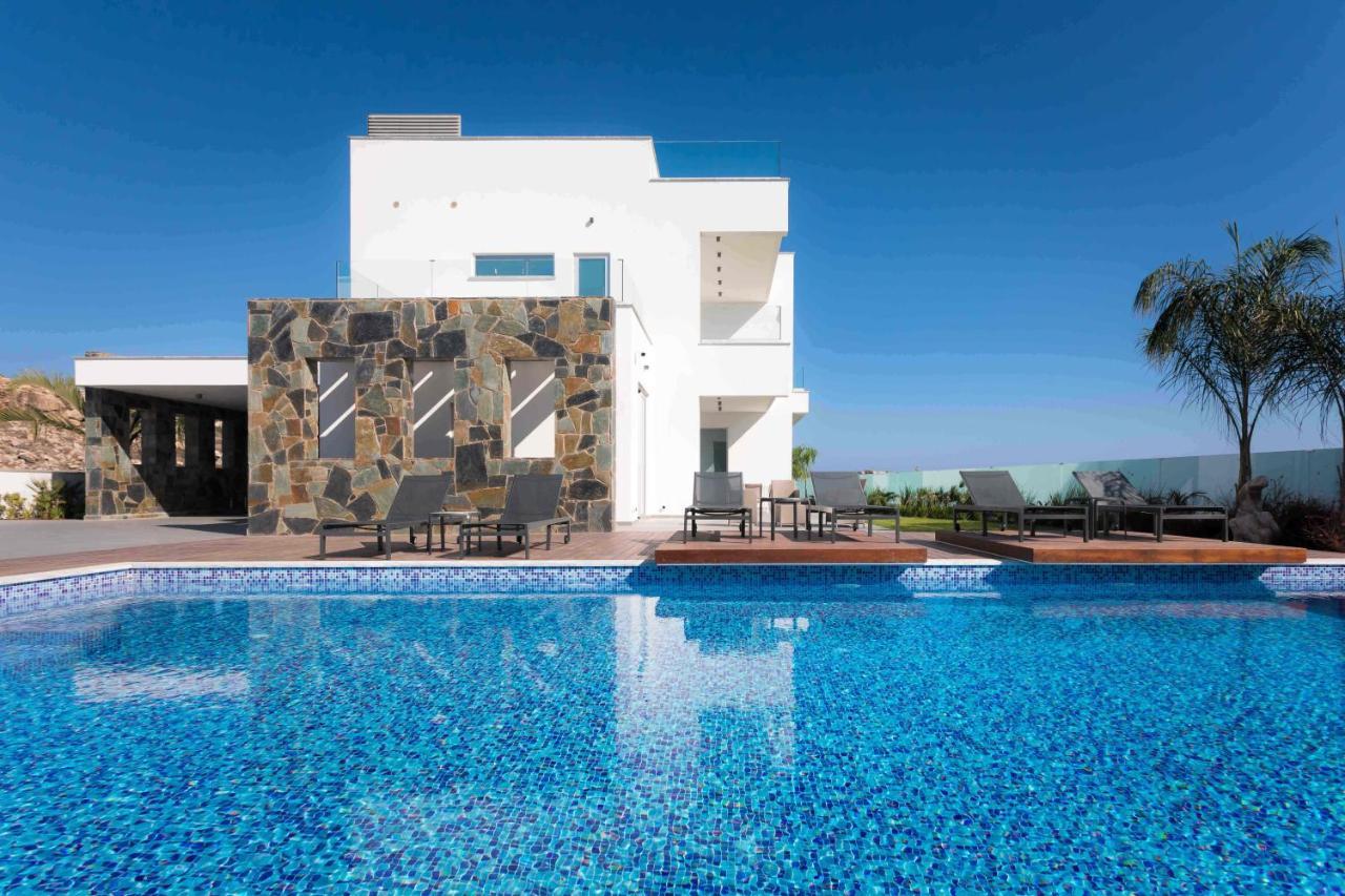 Sea Pearl Beachfront Villas - Breeze Айя-Напа Екстер'єр фото