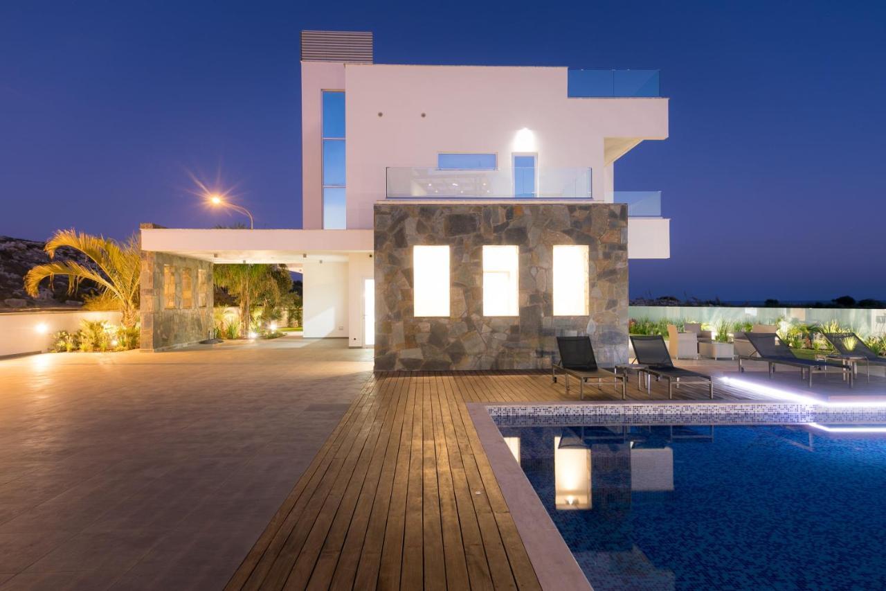 Sea Pearl Beachfront Villas - Breeze Айя-Напа Екстер'єр фото