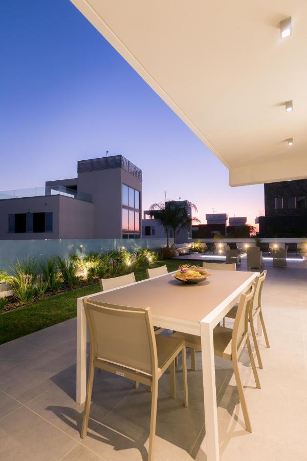 Sea Pearl Beachfront Villas - Breeze Айя-Напа Екстер'єр фото