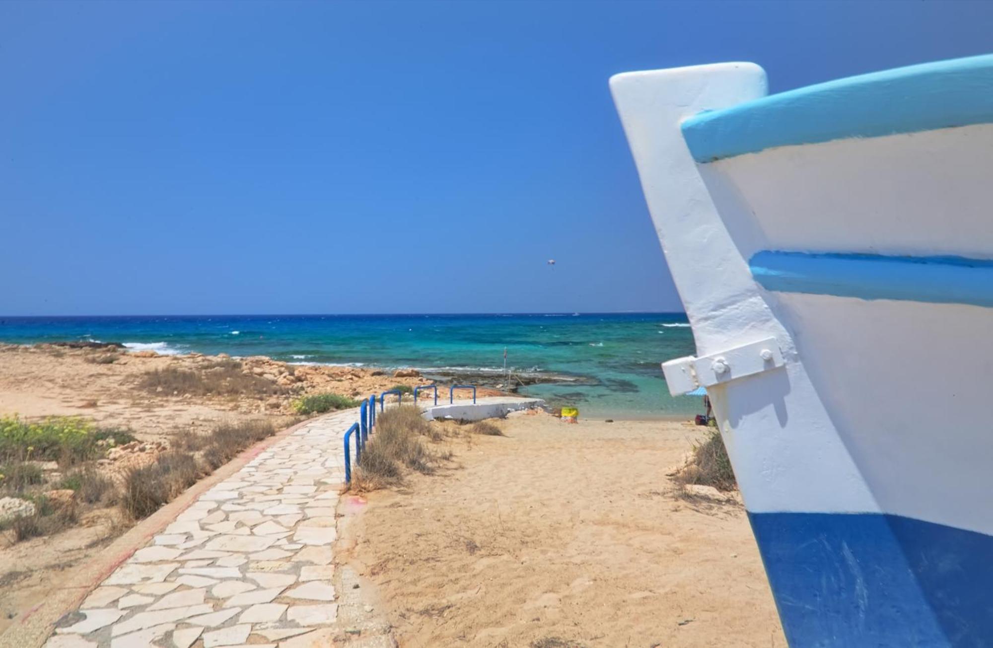 Sea Pearl Beachfront Villas - Breeze Айя-Напа Екстер'єр фото