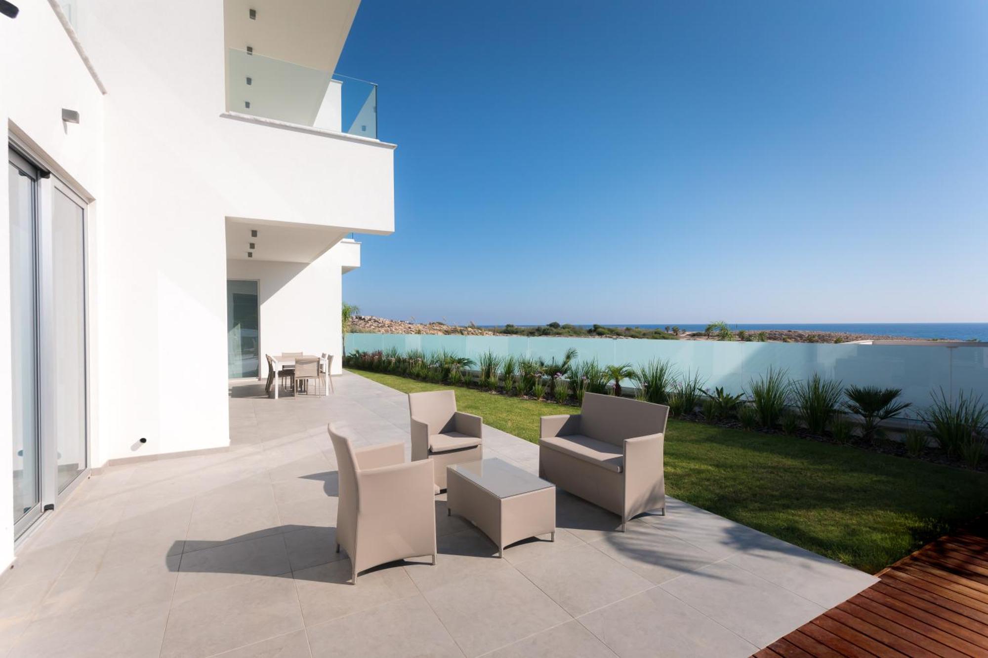 Sea Pearl Beachfront Villas - Breeze Айя-Напа Екстер'єр фото
